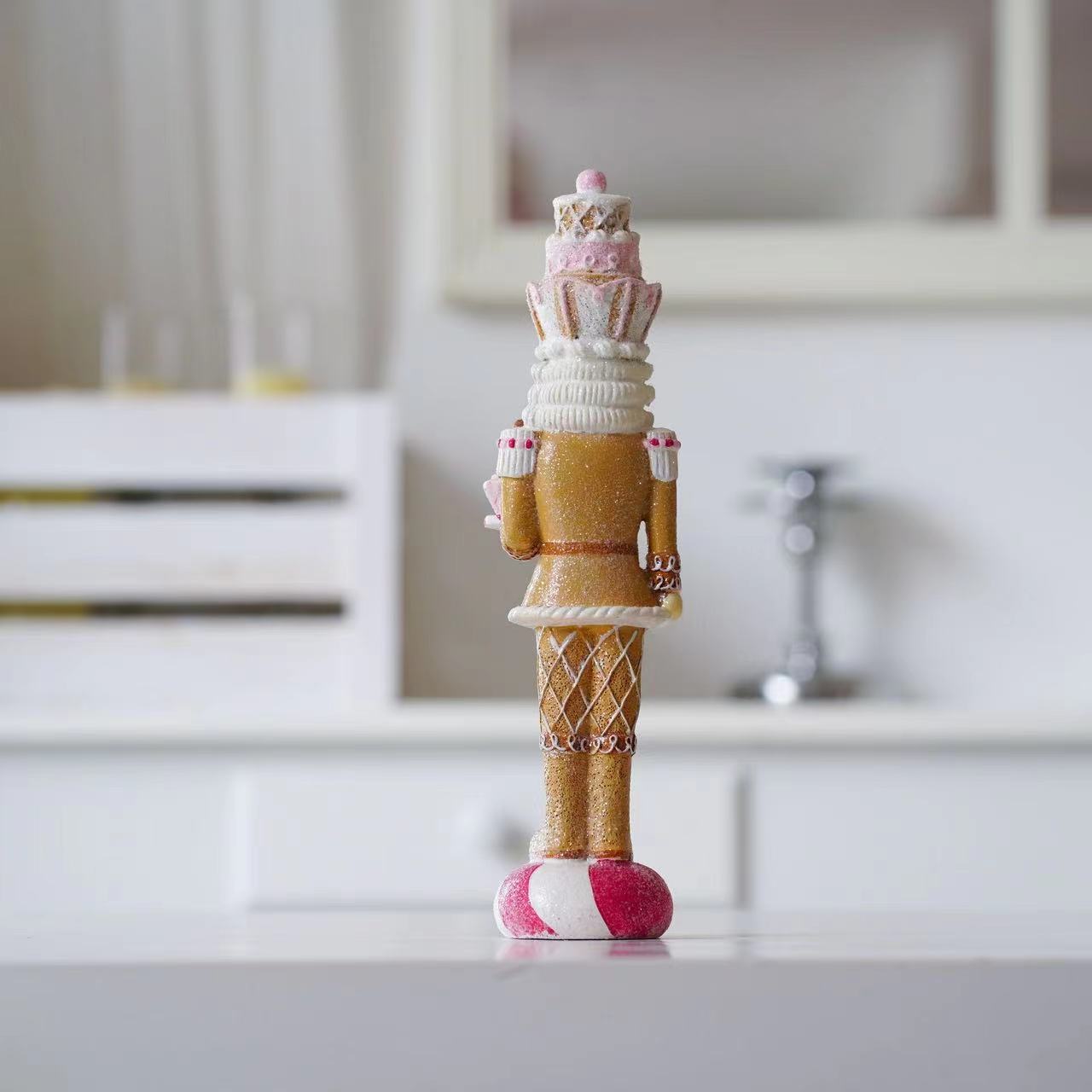 Sweet Pink Nutcracker Soldier  - Nutcracker Figurine 评论和价格